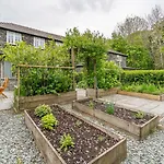 Ferienhaus Infield House *