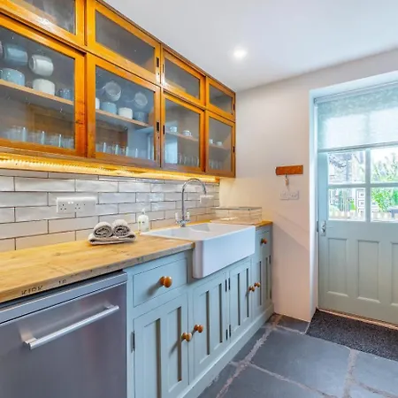 4 Bed In Oc-lr089 بيت للعطل