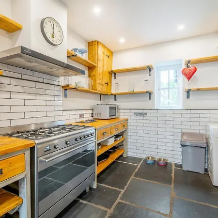 4 Bed In Oc-lr089 بيت للعطل