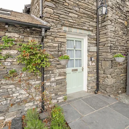 Infield House Tatil Evi